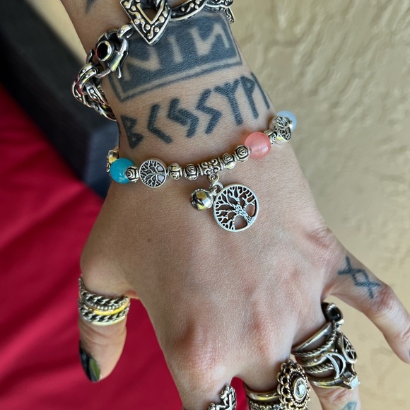 π΄β SALE ! red dot items are 2 for $25 . Bundle more than 3 and its $10 each π - Picture 13 of 14